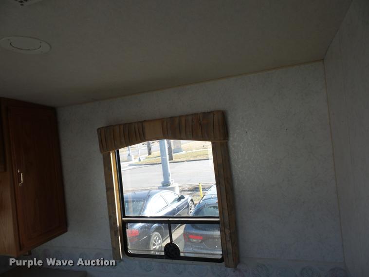 image for item DA5856 1999 Ford Winnebago Brave RV