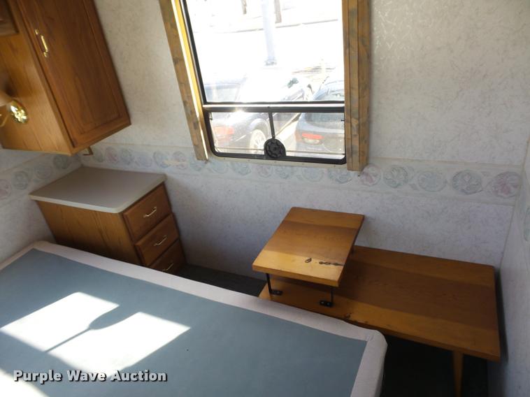 image for item DA5856 1999 Ford Winnebago Brave RV