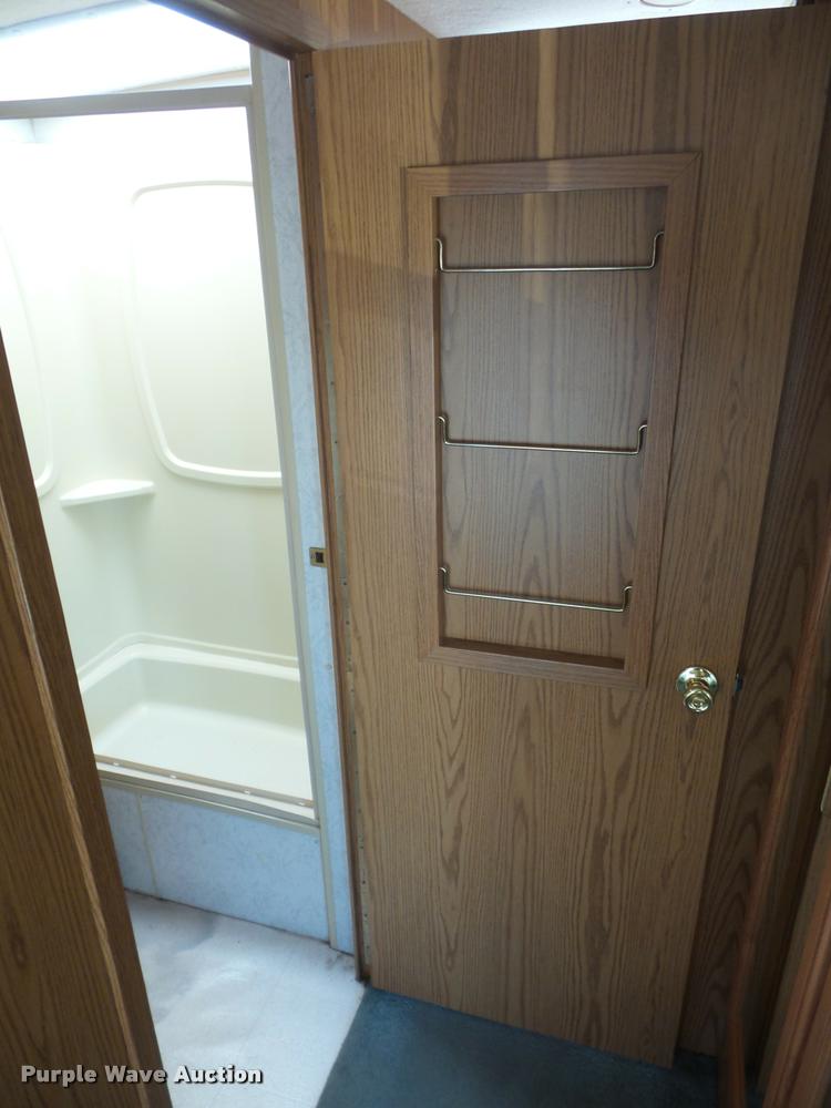 image for item DA5856 1999 Ford Winnebago Brave RV