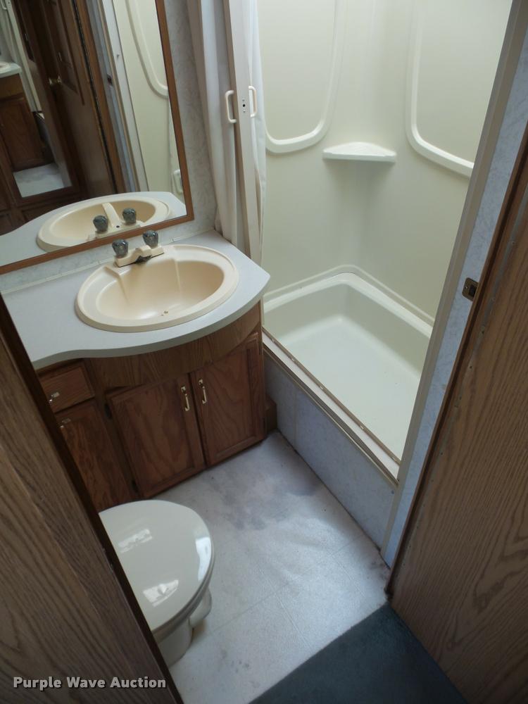 image for item DA5856 1999 Ford Winnebago Brave RV