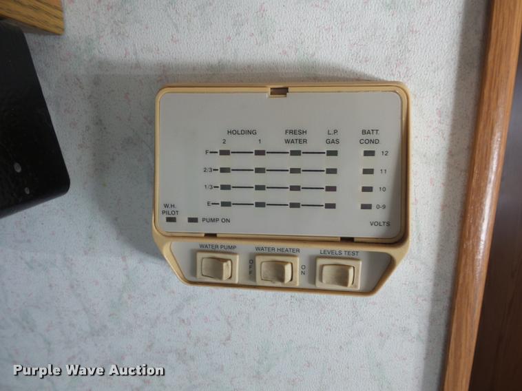 image for item DA5856 1999 Ford Winnebago Brave RV