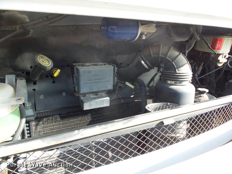 image for item DA5856 1999 Ford Winnebago Brave RV