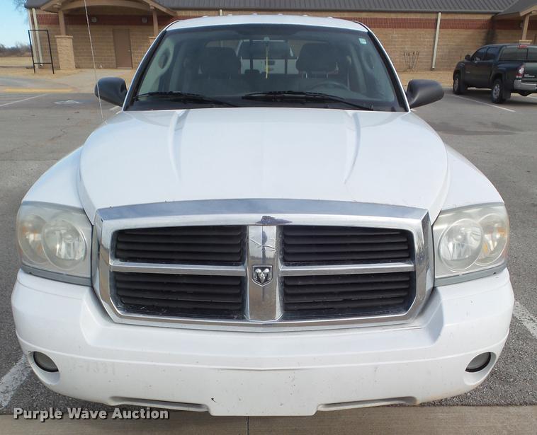 image for item DA7504 2007 Dodge Dakota Quad Cab pickup truck