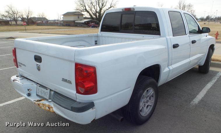 image for item DA7504 2007 Dodge Dakota Quad Cab pickup truck