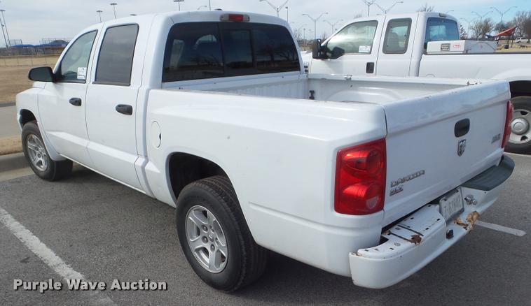 image for item DA7504 2007 Dodge Dakota Quad Cab pickup truck