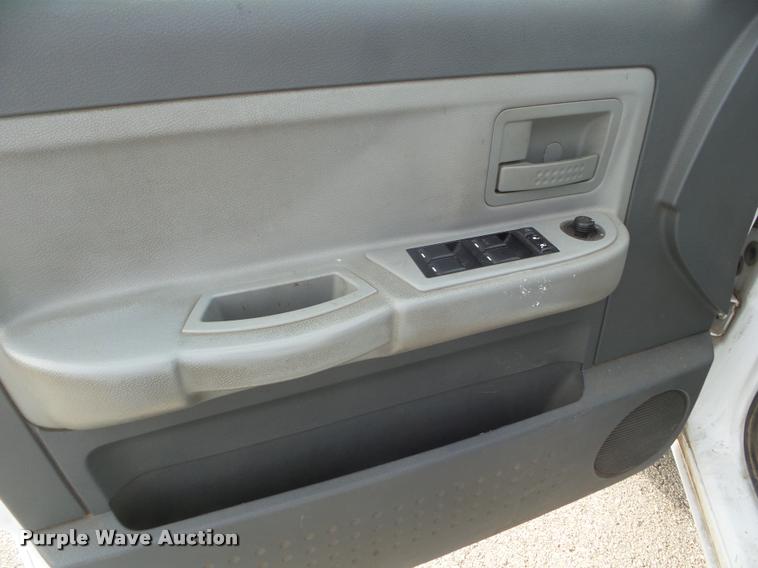 image for item DA7504 2007 Dodge Dakota Quad Cab pickup truck