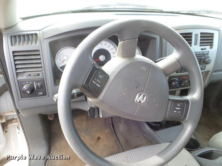 image for item DA7504 2007 Dodge Dakota Quad Cab pickup truck