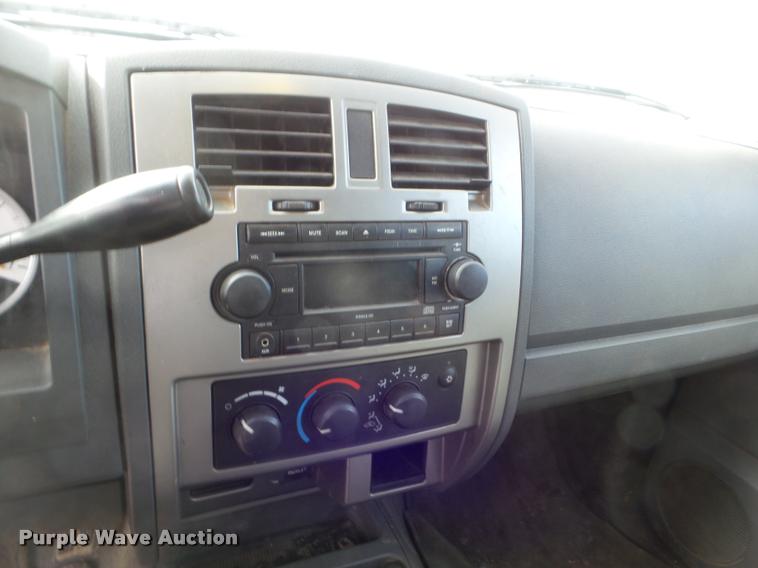 image for item DA7504 2007 Dodge Dakota Quad Cab pickup truck