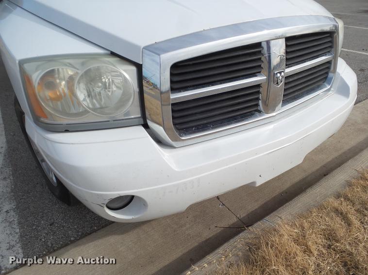 image for item DA7504 2007 Dodge Dakota Quad Cab pickup truck