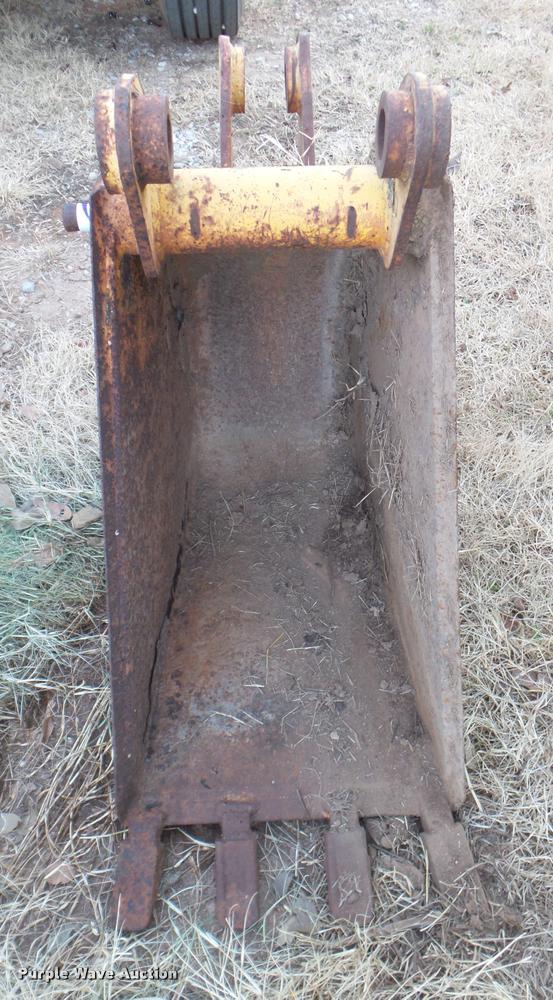 image for item DA7509 Case backhoe bucket
