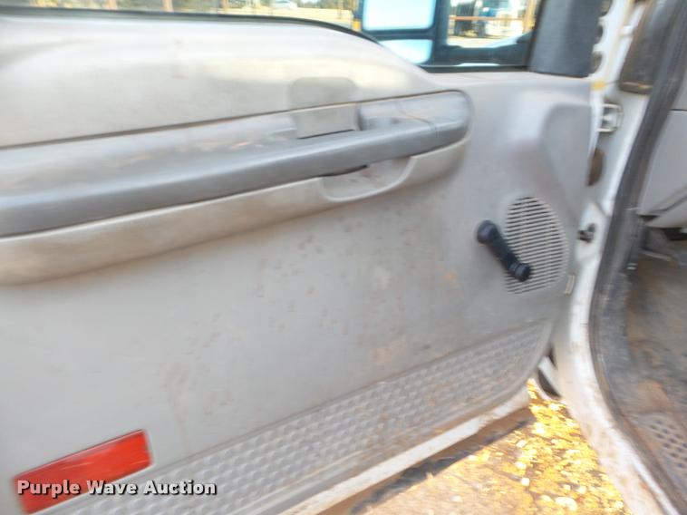 image for item DA7510 1999 Ford F450 Super Duty utility truck