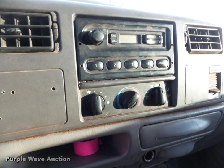 image for item DA7510 1999 Ford F450 Super Duty utility truck