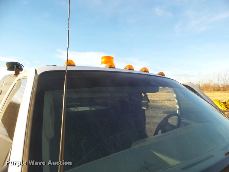 image for item DA7510 1999 Ford F450 Super Duty utility truck