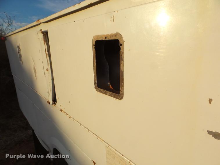 image for item DA7510 1999 Ford F450 Super Duty utility truck