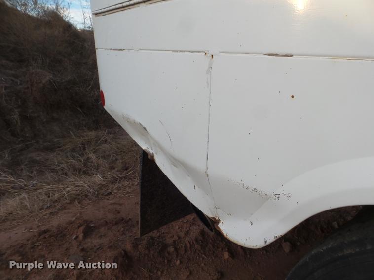 image for item DA7510 1999 Ford F450 Super Duty utility truck