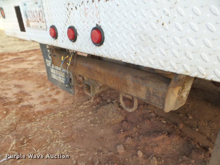 image for item DA7510 1999 Ford F450 Super Duty utility truck