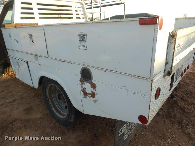 image for item DA7510 1999 Ford F450 Super Duty utility truck