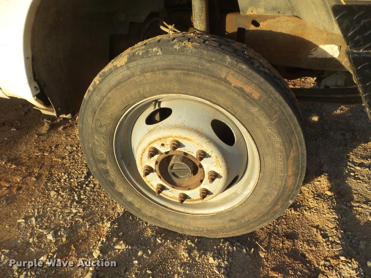 image for item DA7510 1999 Ford F450 Super Duty utility truck