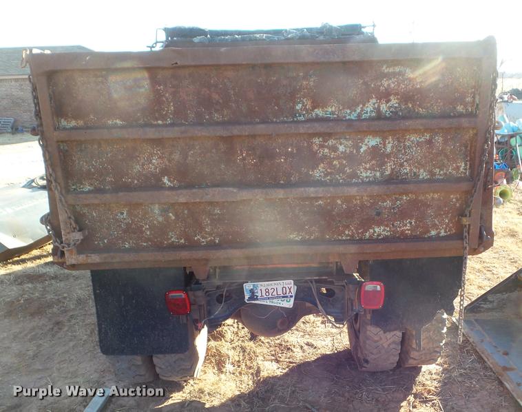 image for item DA7511 1982 International 1724 dump truck