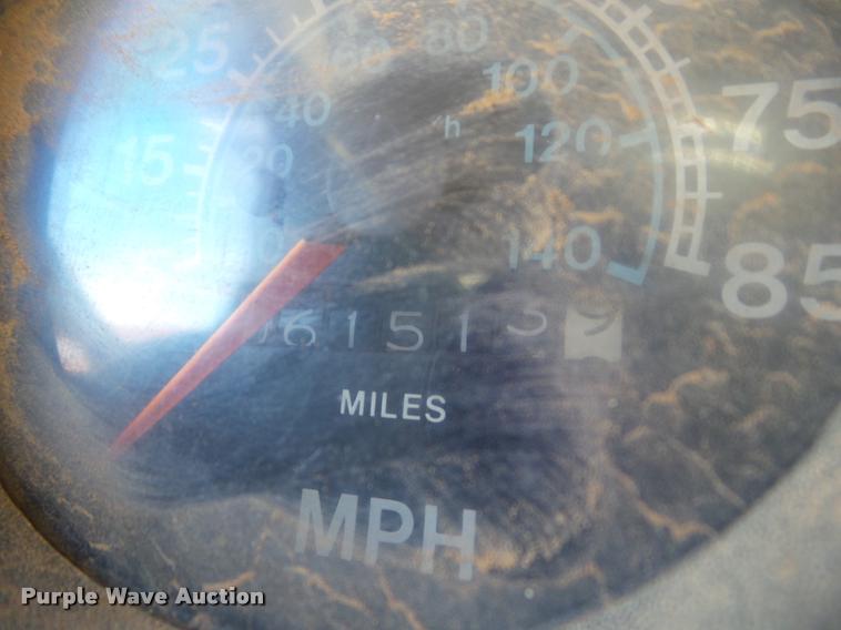 image for item DA7511 1982 International 1724 dump truck