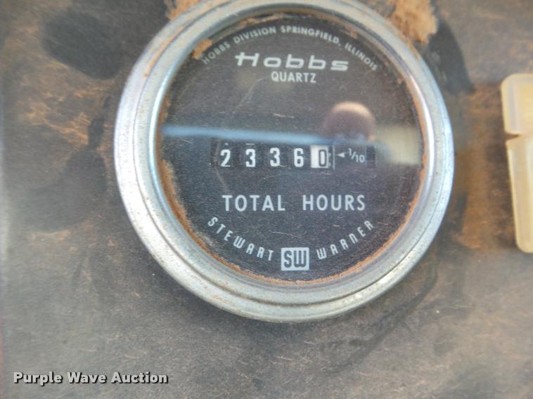 image for item DA7511 1982 International 1724 dump truck