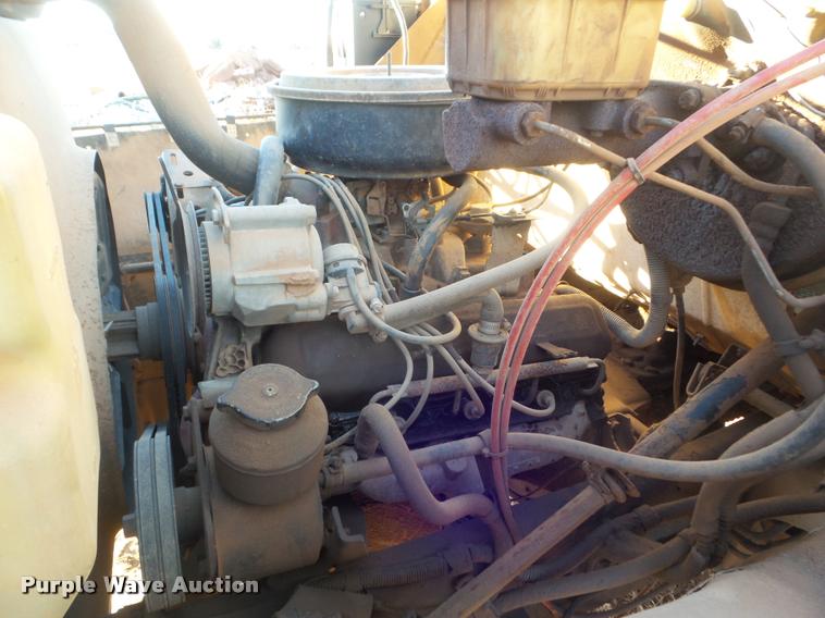 image for item DA7511 1982 International 1724 dump truck