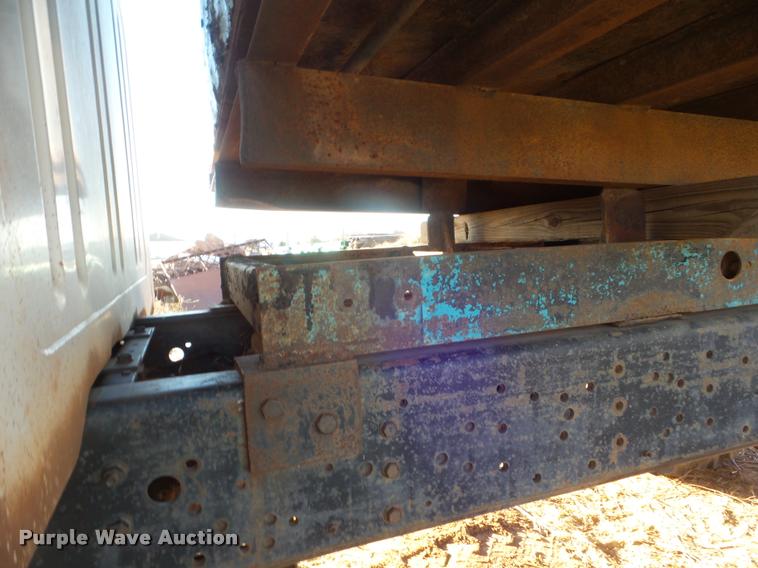 image for item DA7511 1982 International 1724 dump truck