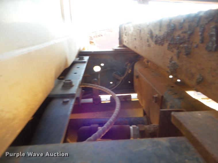 image for item DA7511 1982 International 1724 dump truck