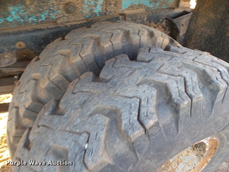 image for item DA7511 1982 International 1724 dump truck