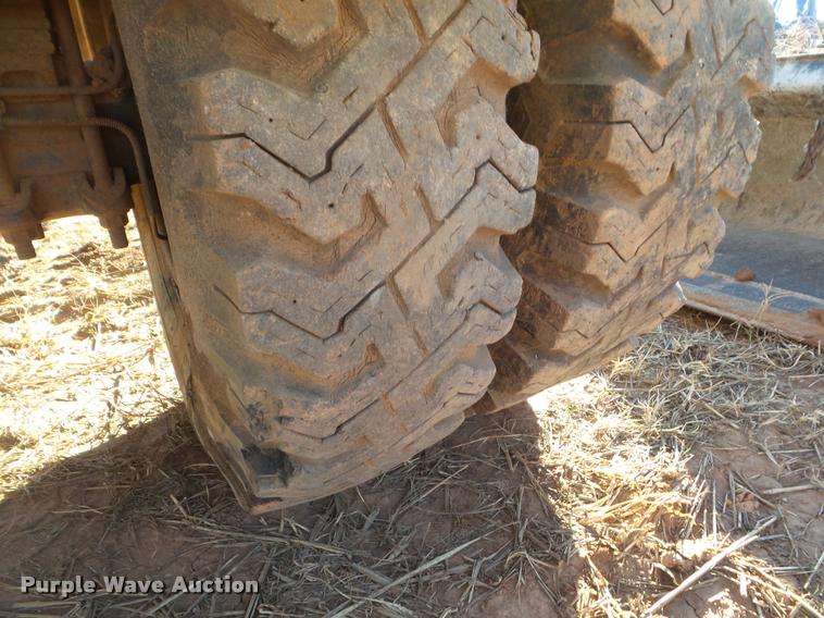 image for item DA7511 1982 International 1724 dump truck