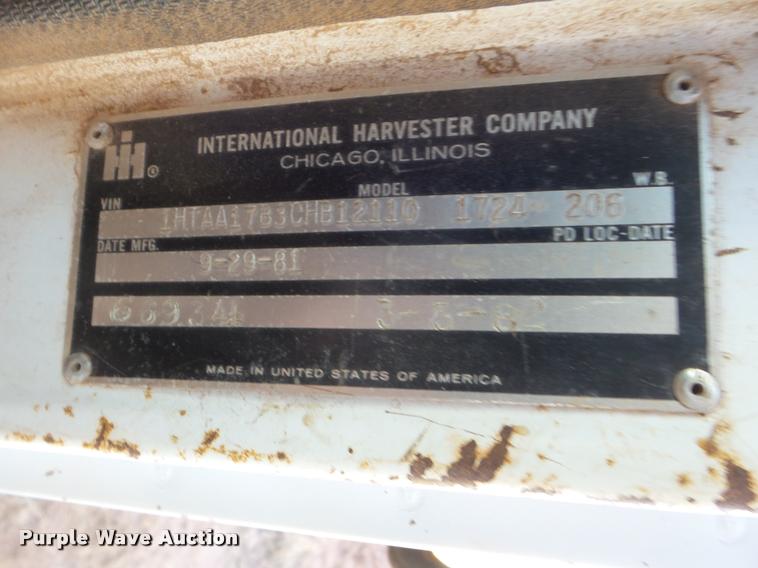 image for item DA7511 1982 International 1724 dump truck