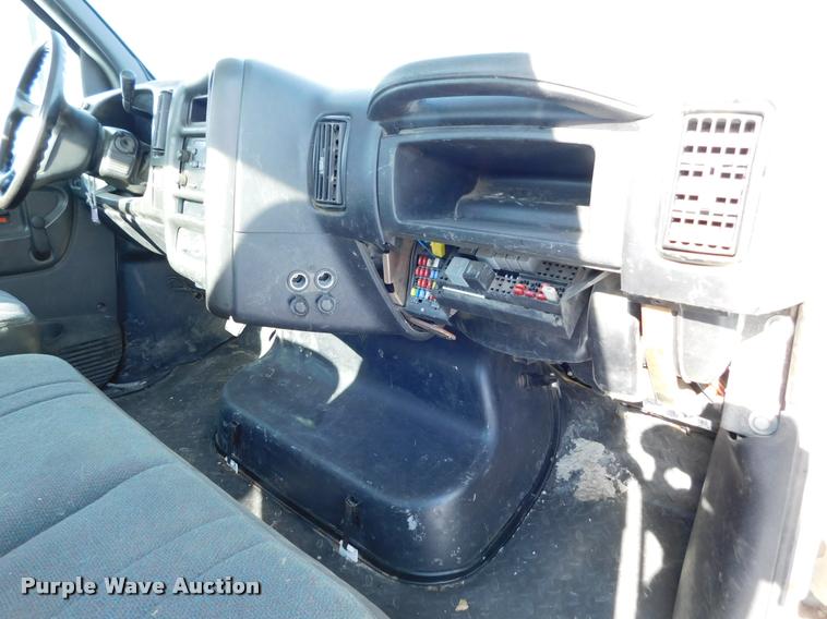 image for item DB1820 2009 Chevrolet C4500 truck cab and chassis