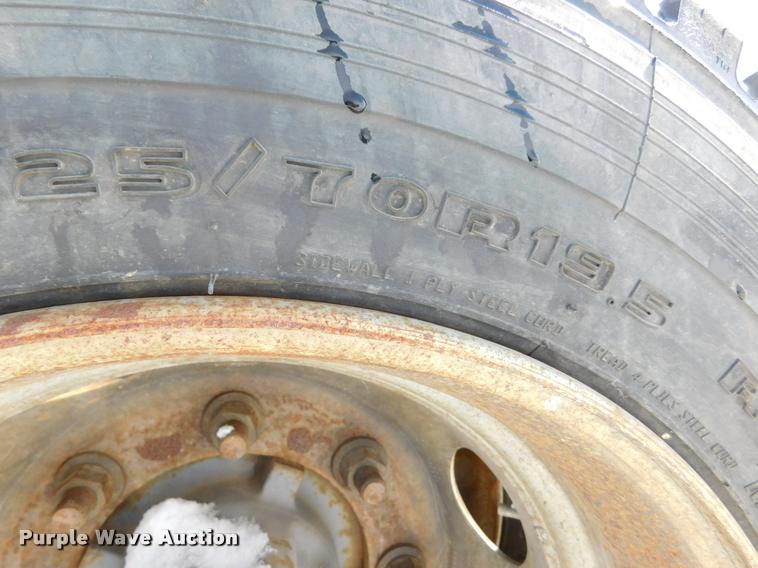 image for item DB1820 2009 Chevrolet C4500 truck cab and chassis