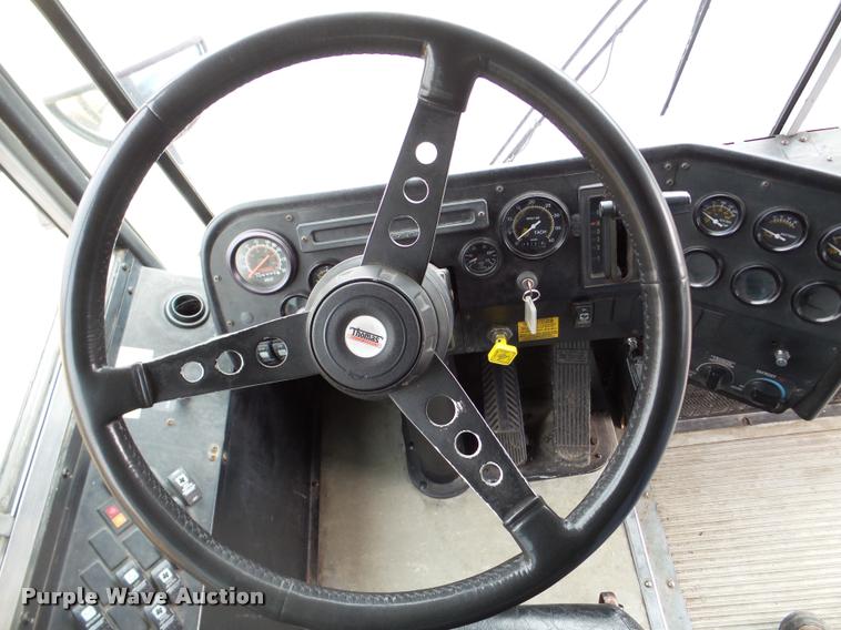 image for item DB2284 1998 Thomas Built Saf-T-Liner MVP ER bus