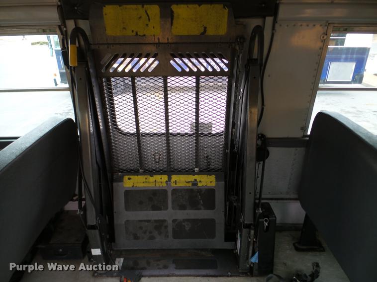 image for item DB2284 1998 Thomas Built Saf-T-Liner MVP ER bus