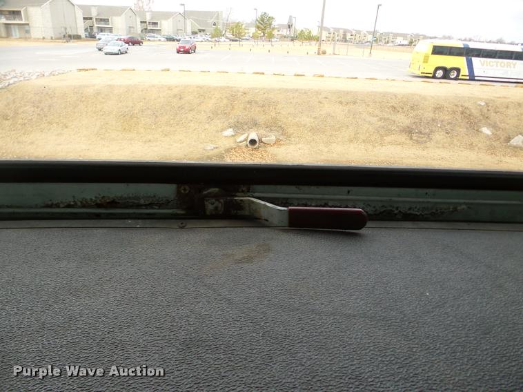 image for item DB2284 1998 Thomas Built Saf-T-Liner MVP ER bus