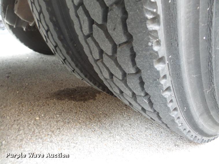 image for item DB2284 1998 Thomas Built Saf-T-Liner MVP ER bus