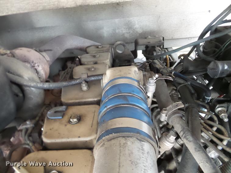 image for item DB2284 1998 Thomas Built Saf-T-Liner MVP ER bus