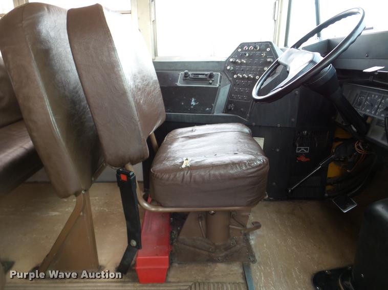 image for item DB2286 1995 International 3800 bus