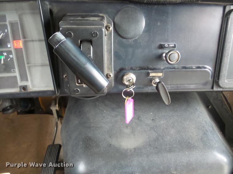 image for item DB2286 1995 International 3800 bus