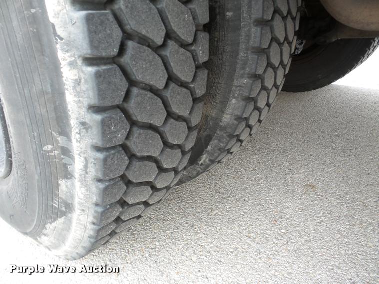 image for item DB2286 1995 International 3800 bus