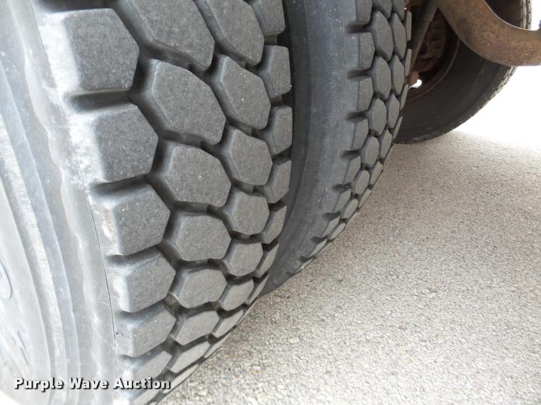 image for item DB2286 1995 International 3800 bus