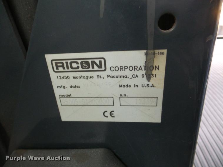 image for item DB2287 2000 Freightliner FS65 Thomas Built bus