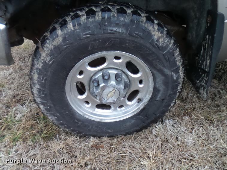 image for item DB2898 2000 Chevrolet 2500 Ext. Cab pickup truck