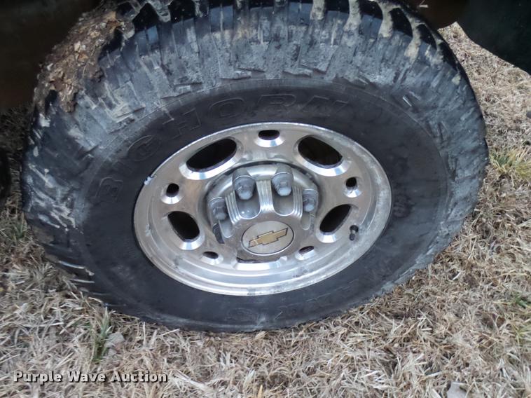 image for item DB2898 2000 Chevrolet 2500 Ext. Cab pickup truck