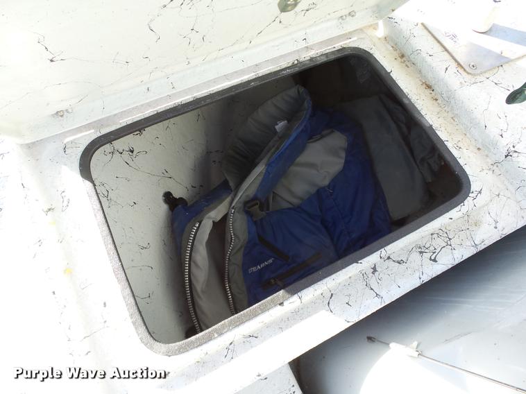 image for item DB4656 2015 Blazer Bay 2400 boat