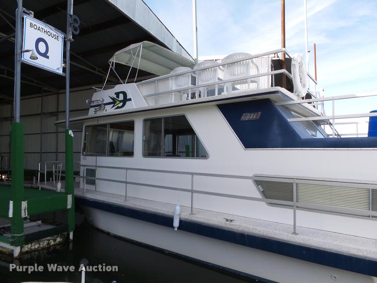 image for item DB4659 1983 Gibson house boat