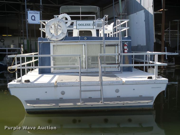 image for item DB4659 1983 Gibson house boat