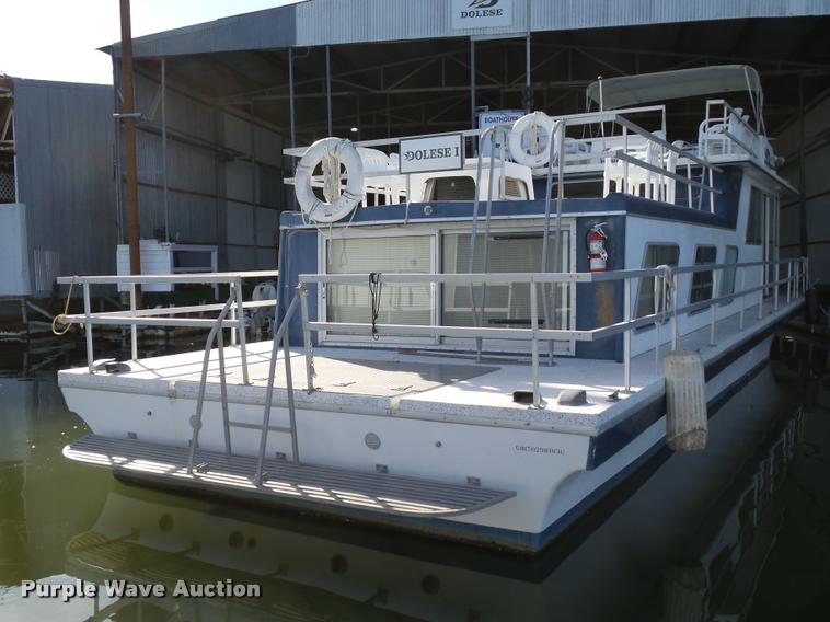 image for item DB4659 1983 Gibson house boat