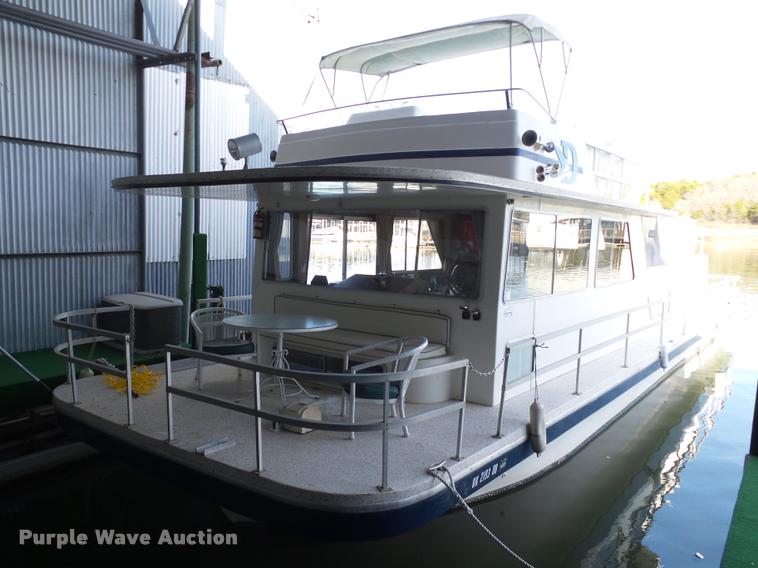 image for item DB4659 1983 Gibson house boat